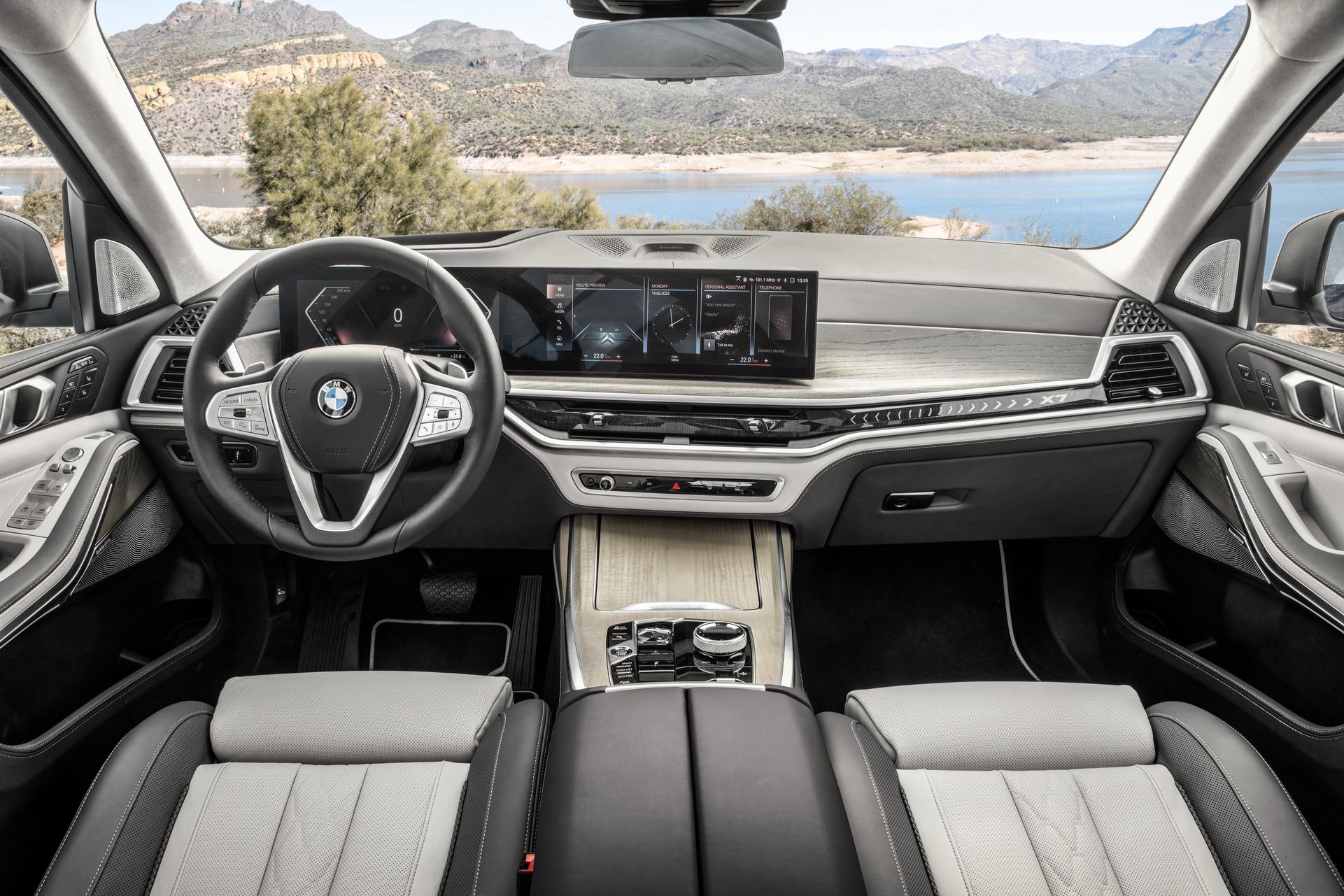 Immagine interni nuovo BMW X7 2022 restyling