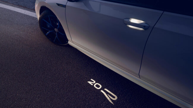 Dettagli nuova Golf R 20 Years edition Dettagli nuova Golf R 20 Years edition