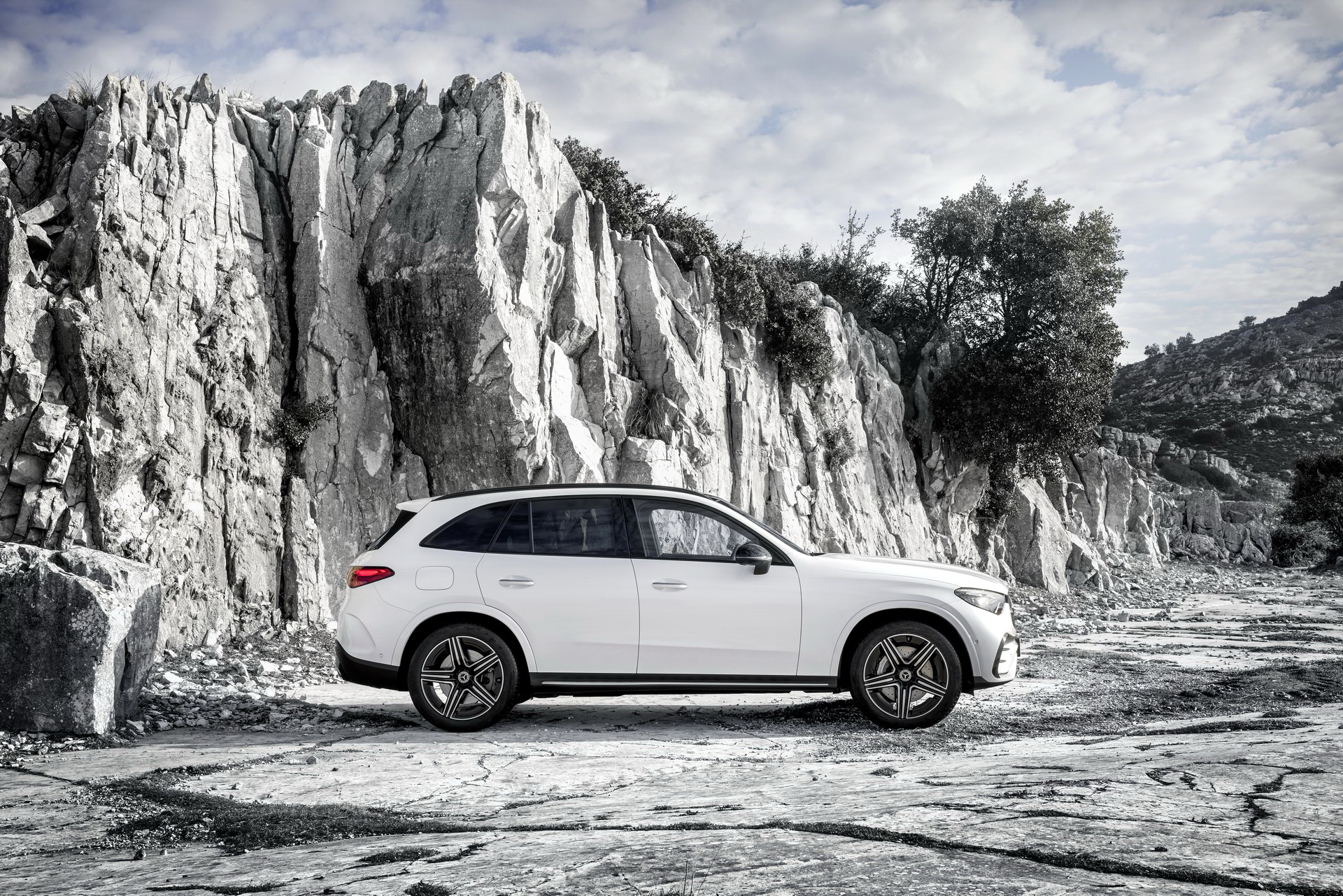 Fiancata nuovo suv Mercedes GLC 2022