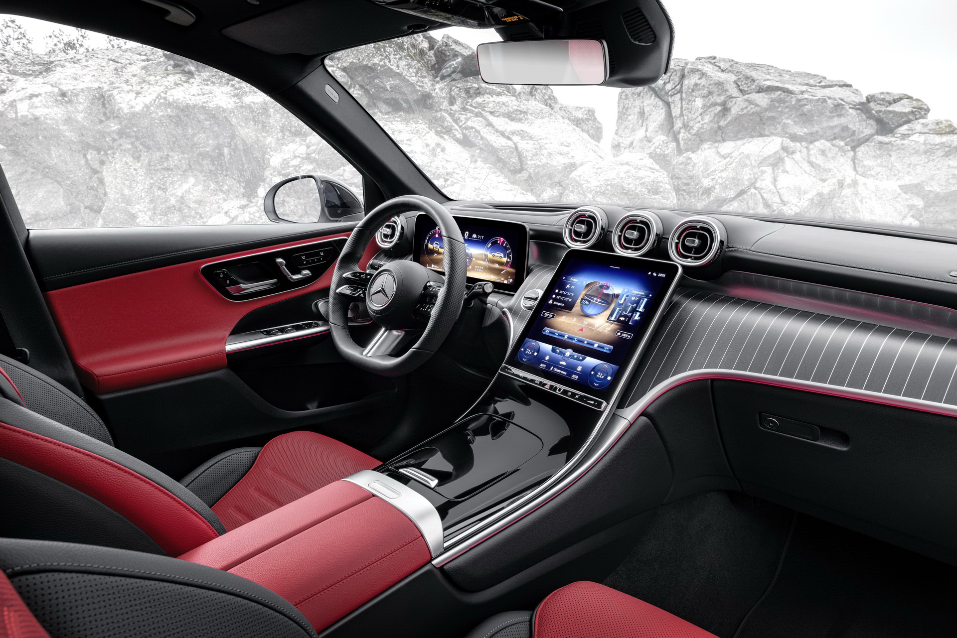 Foto interni e abitacolo nuovo Mercedes GLC 2022