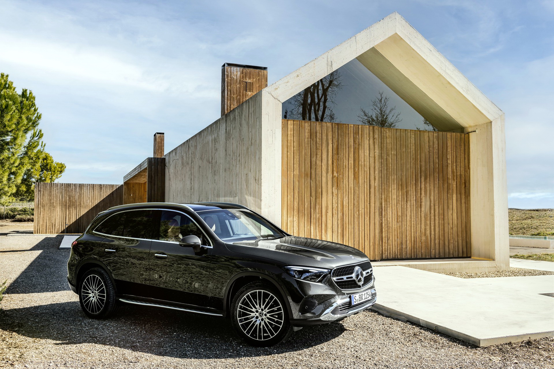 Foto nuovo suv Mercedes GLC 2022