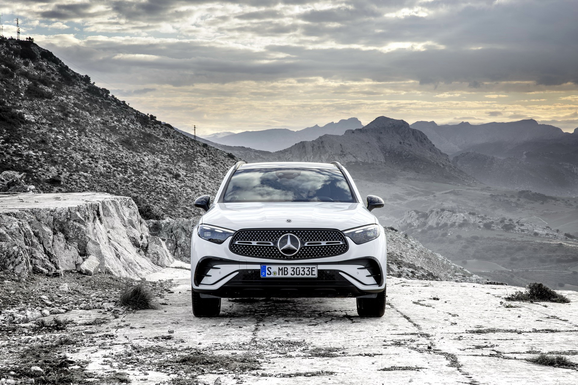 Frontale nuovo suv Mercedes GLC 2022