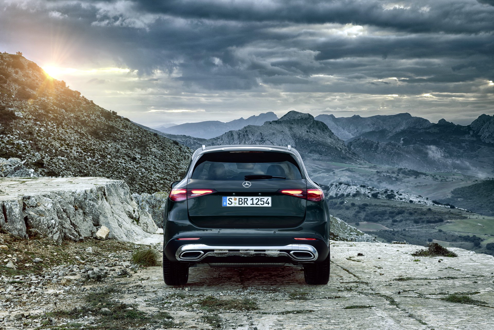 Immagine posteriore nuova Mercedes GLC 2022 1