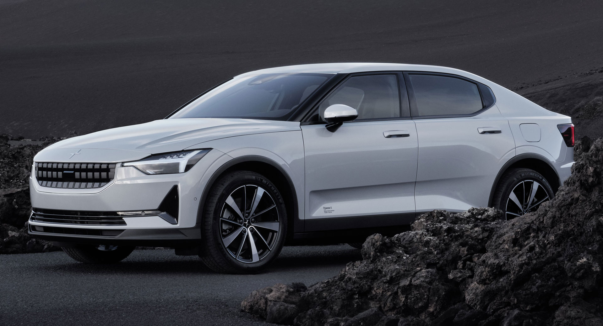 Immagini nuova Polestar 2 2023