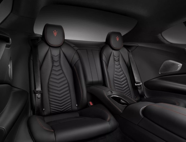 Sedili posteriori nuova Maserati GranTurismo 2023 Trofeo