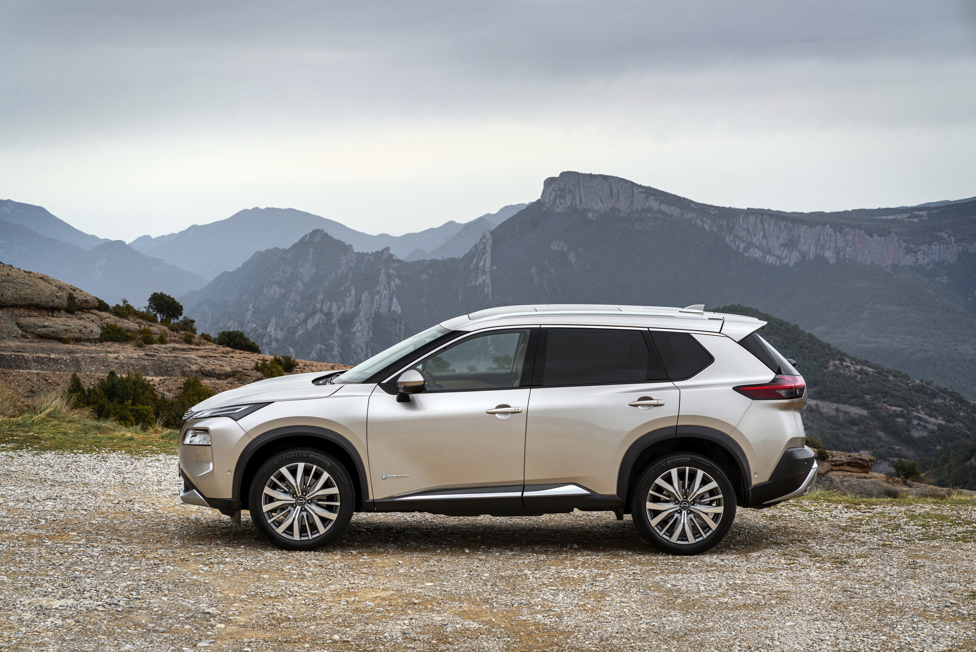 Fiancata nuova Nissan X trail e power