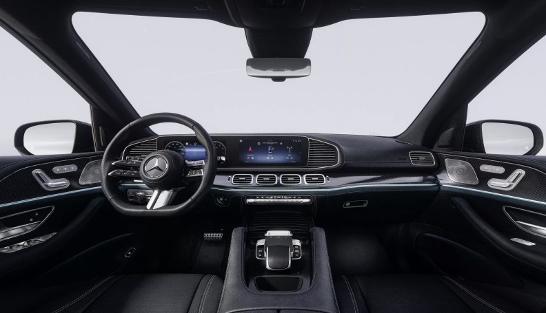 Foto interni restyling Mercedes GLE 2023