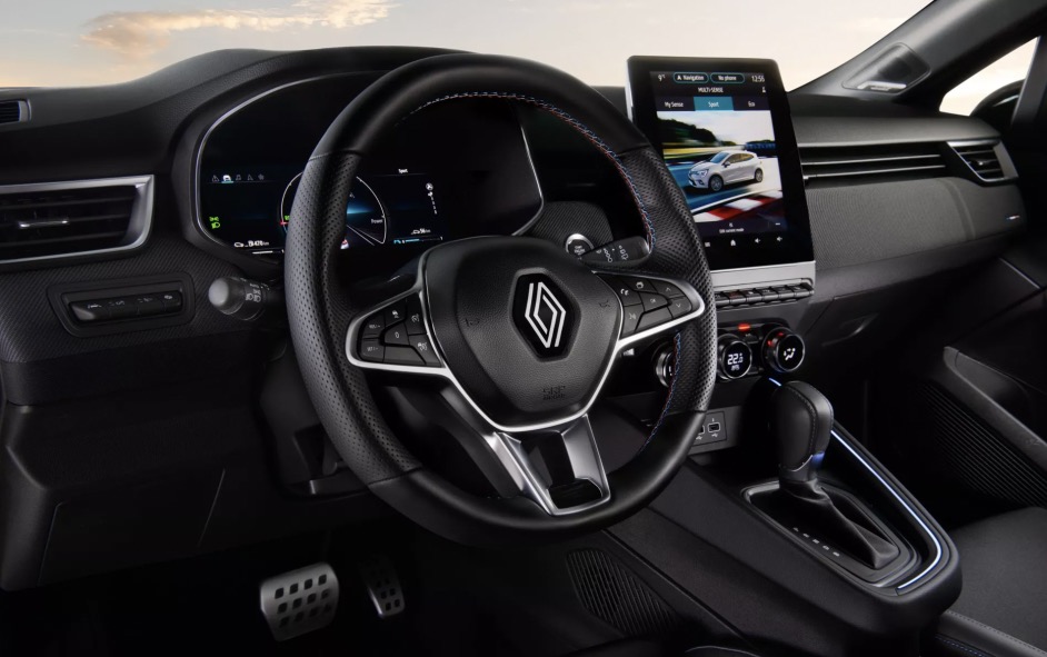 Foto interni nuova Renault Clio restyling 2023