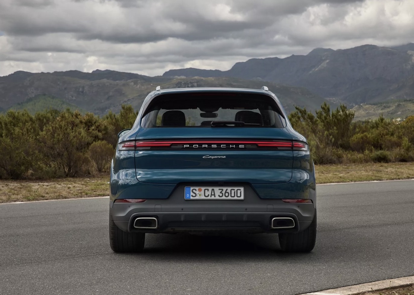 Immagine posteriore nuova Porsche Cayenne 2023