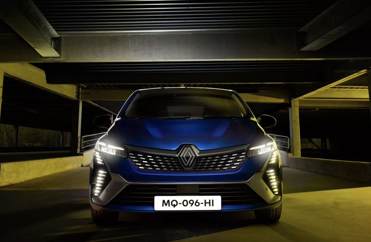 Nuovo frontale Renault Clio 2023