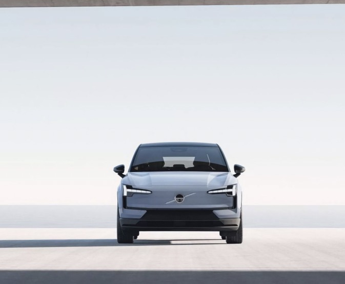 Foto frontale Volvo EX30