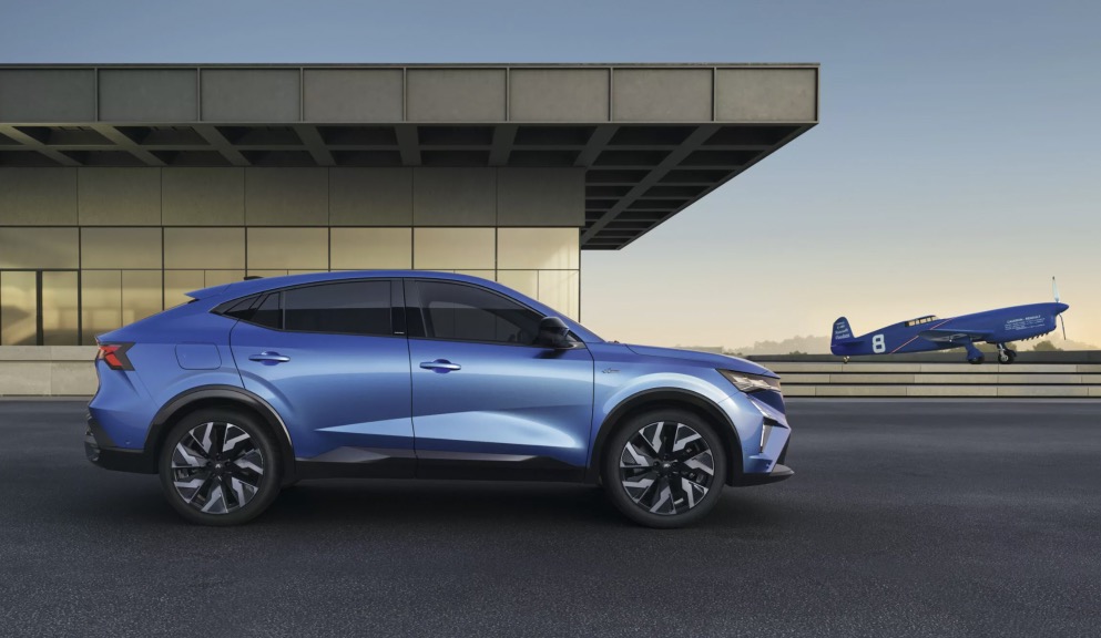 Immagine fiancata nuova Renault Rafale 2024
