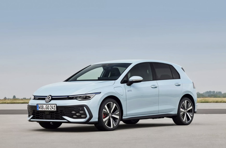Foto Volkswagen Golf 8 restyling 2024