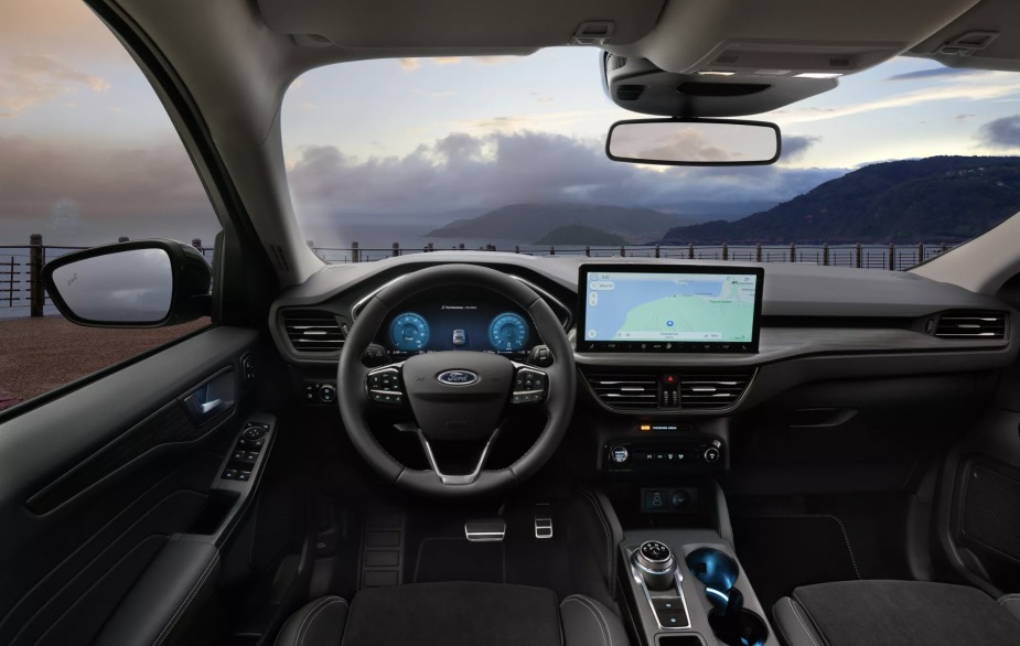 Foto abitacolo nuova Ford Kuga 2024 Restyling