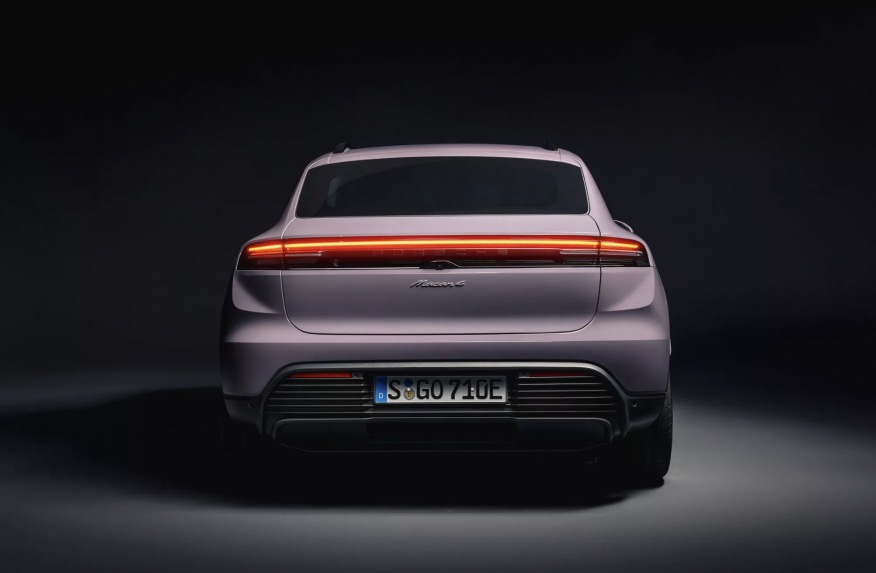 Immagine posteriore nuova Macan 4