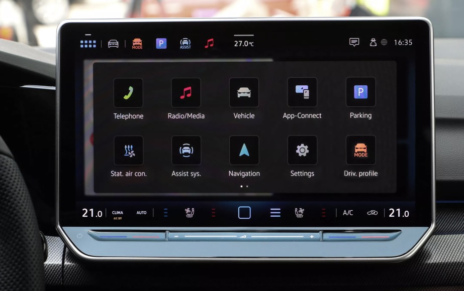 Infotainment aggiornato nuova Volkswagen Golf 8 2024 restyling