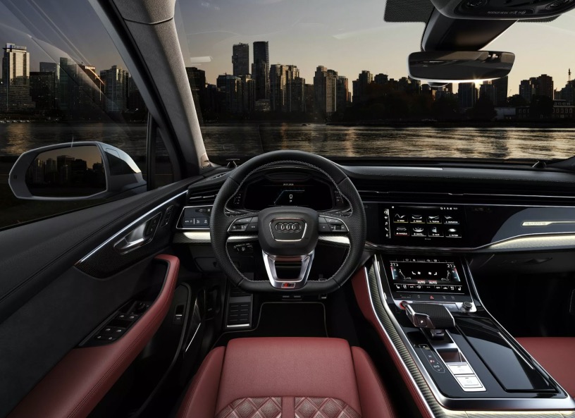 Audi SQ7 2024 immagine interni