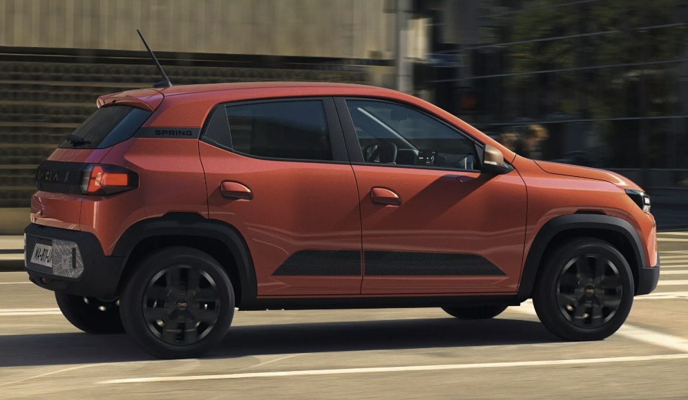 Fiancata nuova Dacia Spring 2024