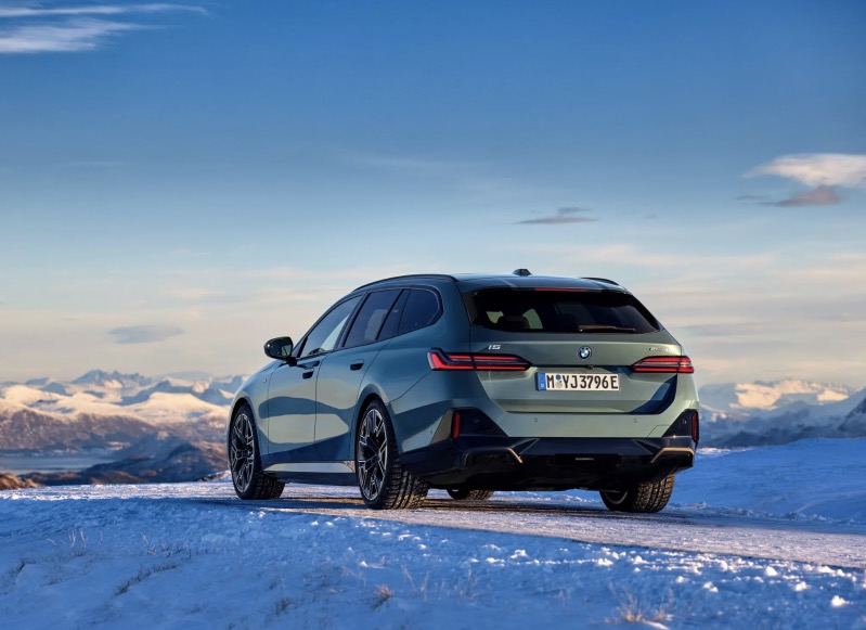 Nuova BMW Serie 5 Touring elettrica 2024