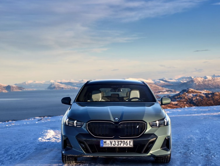 Nuova BMW i5 Touring