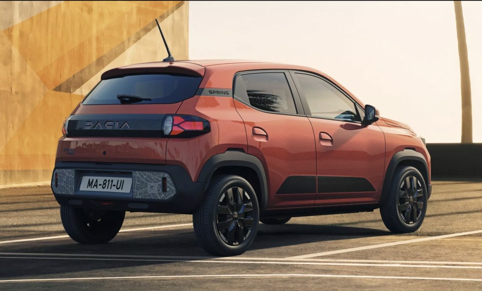 Nuova Dacia Spring 2024 elettrica foto posteriore
