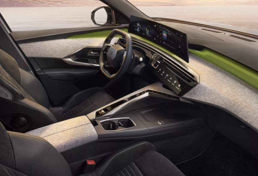 Abitacolo nuova Peugeot E 5008