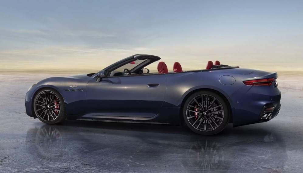 Fiancata nuova Maserati GranCabrio 2024