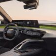 Foto interni nuovo Peugeot E 5008