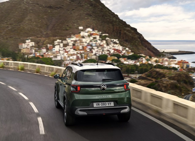 Foto posteriore nuova Citroen C3 Aircross 2024