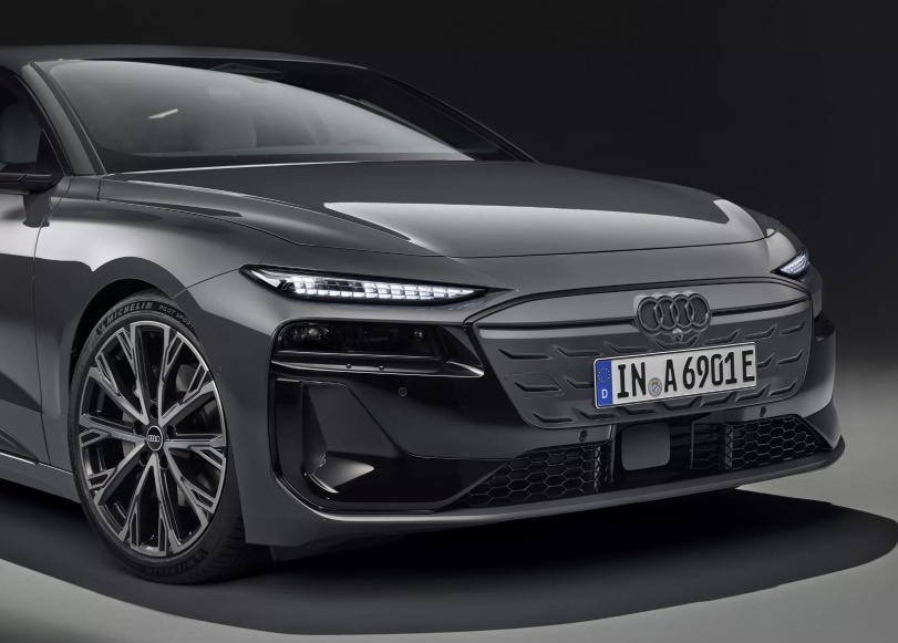 Dettaglio frontale nuova Audi A6 e tron wagon