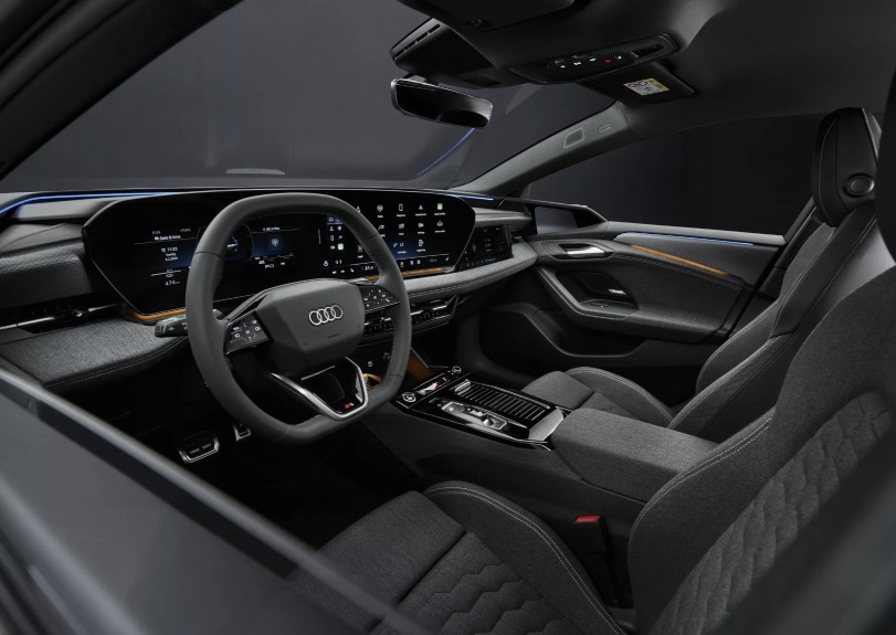 Foto abitacolo nuova Audi A6 e tron