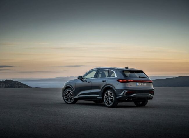 Foto posteriore nuova Audi Q5 2025 Foto posteriore nuova Audi Q5 2025