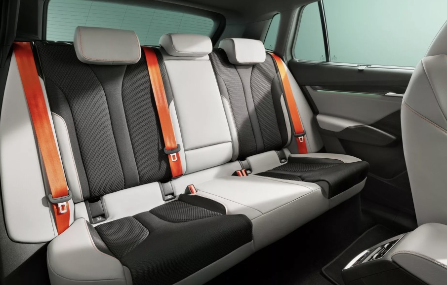 Sedile posteriore Skoda Elroq elettrico