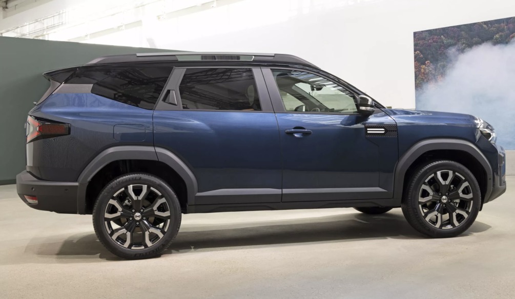 Foto fiancata nuova Dacia Bigster 2025