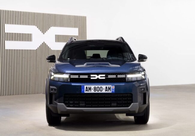 Foto frontale nuova Dacia Bigster 2025 Foto frontale nuova Dacia Bigster 2025