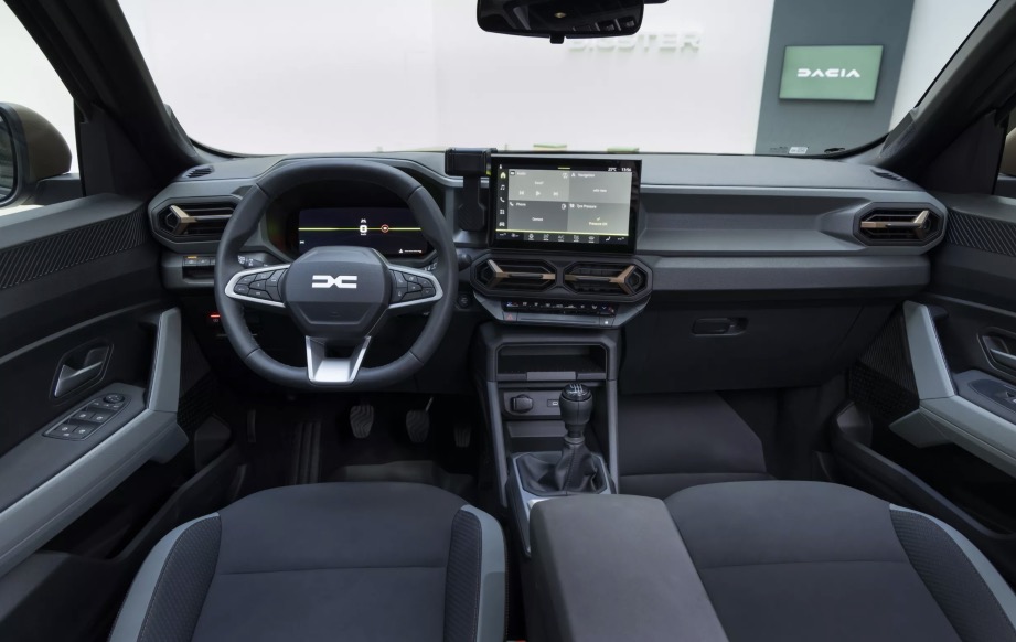 Foto interni nuova Dacia Bigster 2025