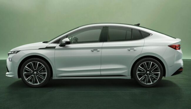 Foto fiancata nuova Skoda Enyaq Coupè 2025 Foto fiancata nuova Skoda Enyaq Coupè 2025