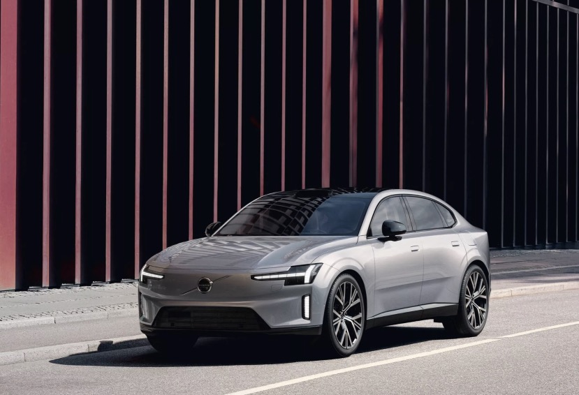 Berlina elettrica Volvo ES90 2025