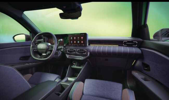 Foto interni nuova Renault 5 E Tech Electric 2025