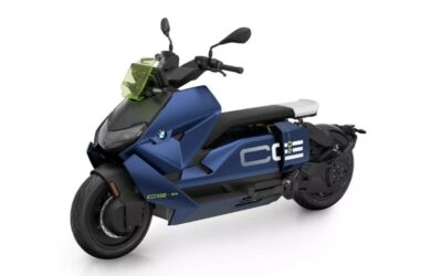 Nuovo Scooter Elettrico BMW CE 04 2025 Prezzi Motore Dimensioni Caratteristiche Autonomia