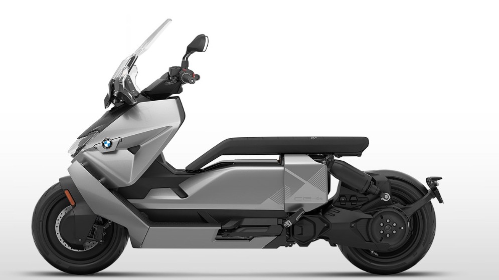 Nuovo Scooter Elettrico BMW CE 04 colore Space Silver Nuovo Scooter Elettrico BMW CE 04 colore Space Silver