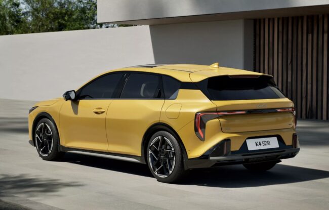 Foto posteriore nuova KIA K4 2026