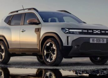 Nuova Dacia Duster Hybrid 4x4 2026