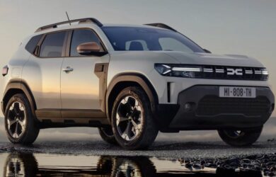 Nuova Dacia Duster Hybrid 4x4 2026