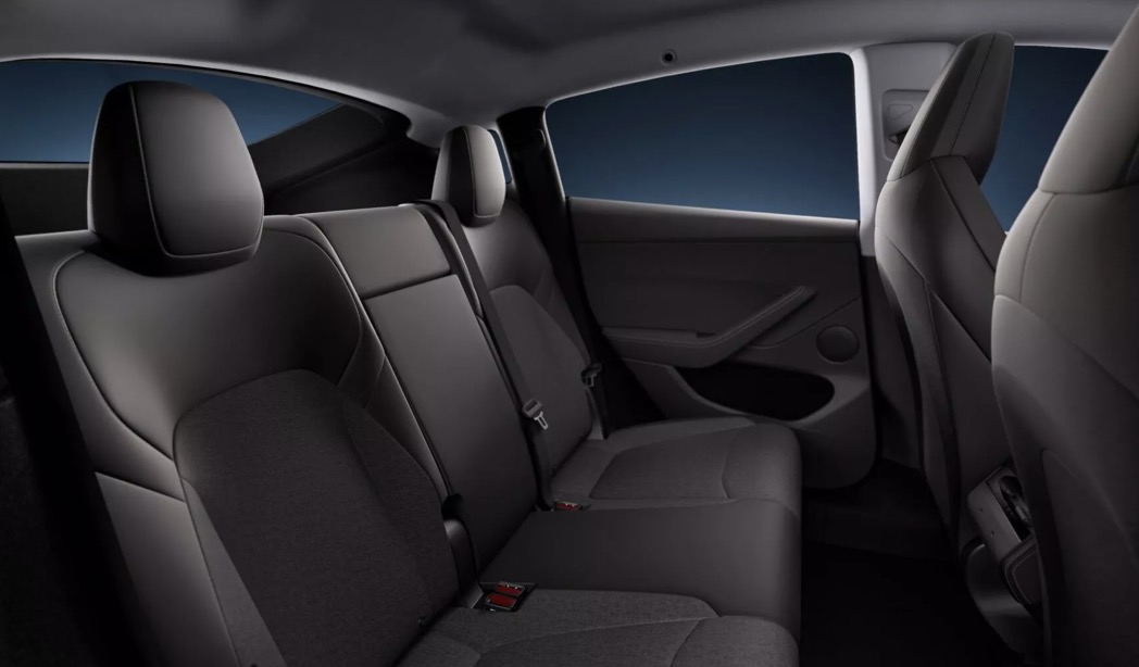 Sedili posteriori nuova TESLA Model Y Standard