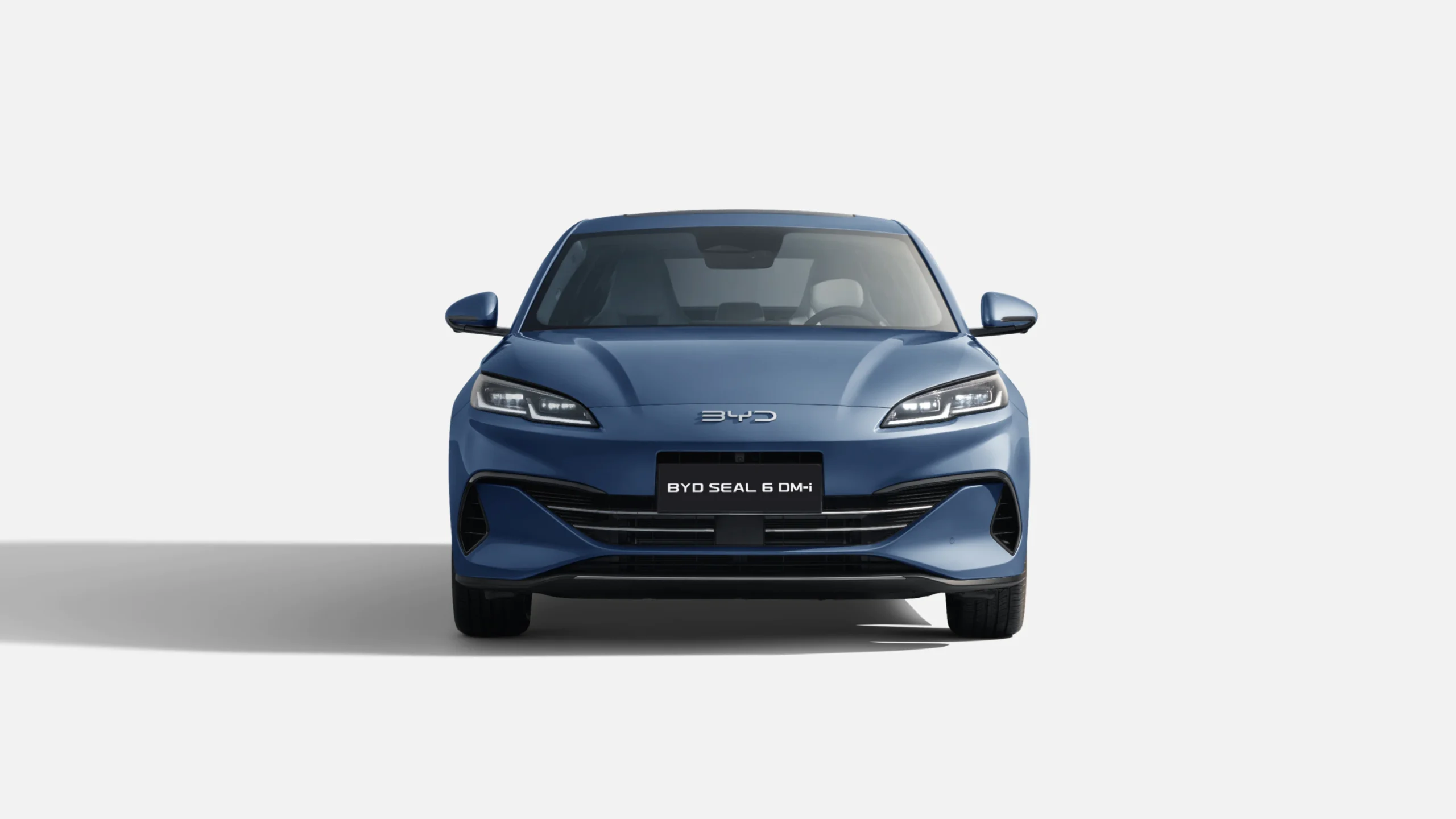 Frontale nuova berlina cinese BYD