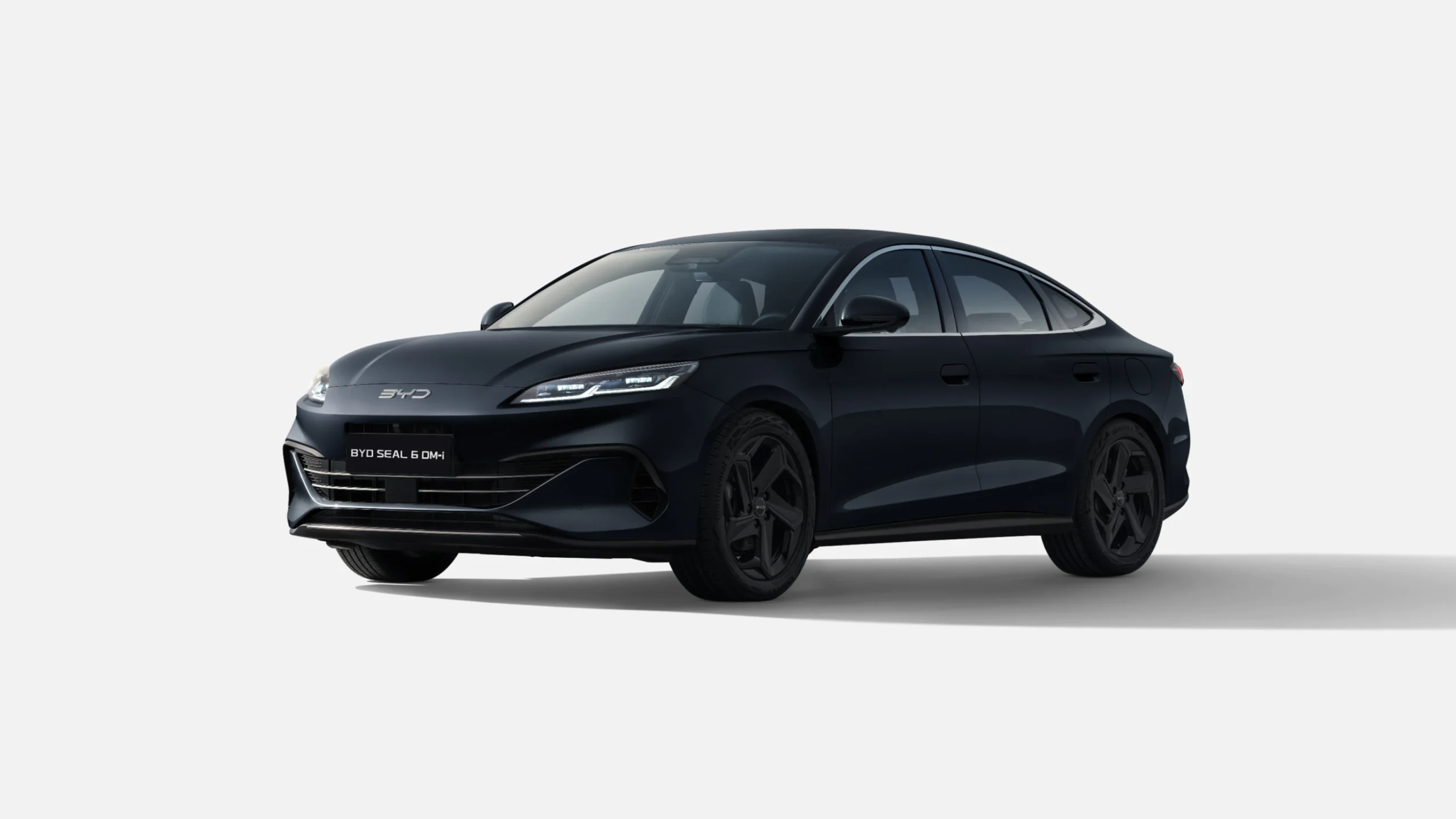 Nuova BYD SEAL 6 DM i