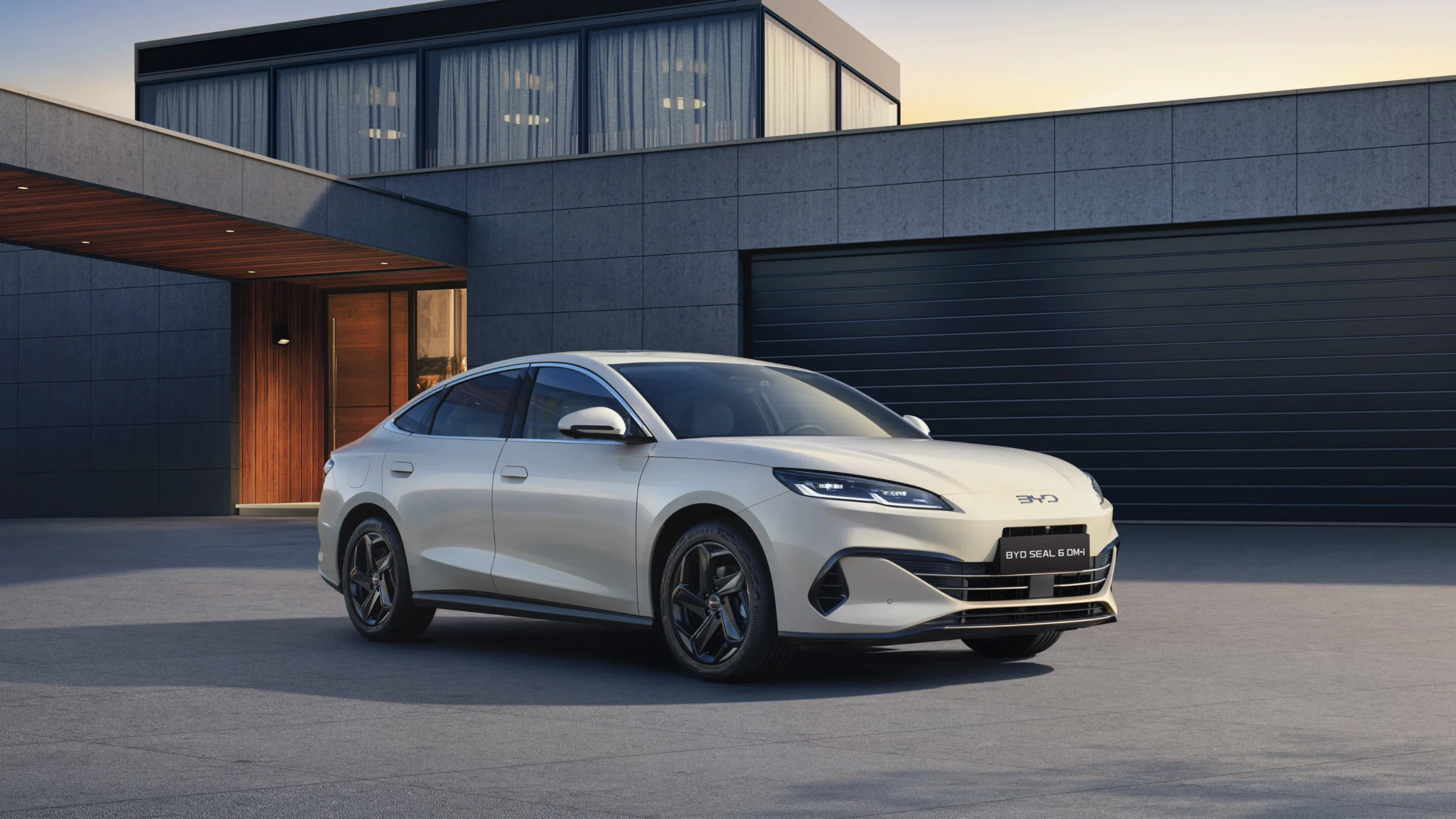 Nuova Berlina Cinese BYD SEAL 6 DM I