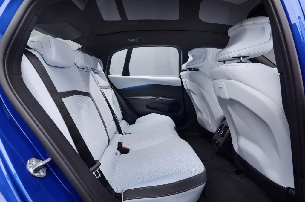 Sedili posteriori nuova BMW i3 2026