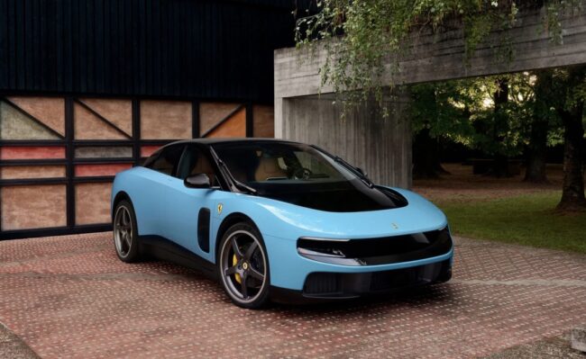 Prezzi Dimensioni e Autonomia Nuova Ferrari LUCE Prezzi Dimensioni e Autonomia Nuova Ferrari LUCE